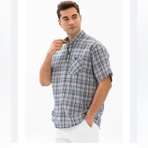 Calvin Klein blue plaid short sleeve button down size XL